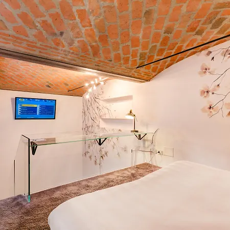 Hotel Il Convento Dei Fiori Di Seta 4*